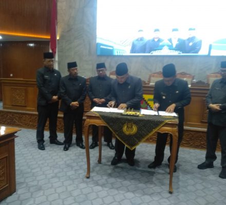 Rapat Paripurna DPRD Kab. Bandung, Beberapa Raperda Hasil Pembahasan Pansus akhirnya Diterima dan Disepakati