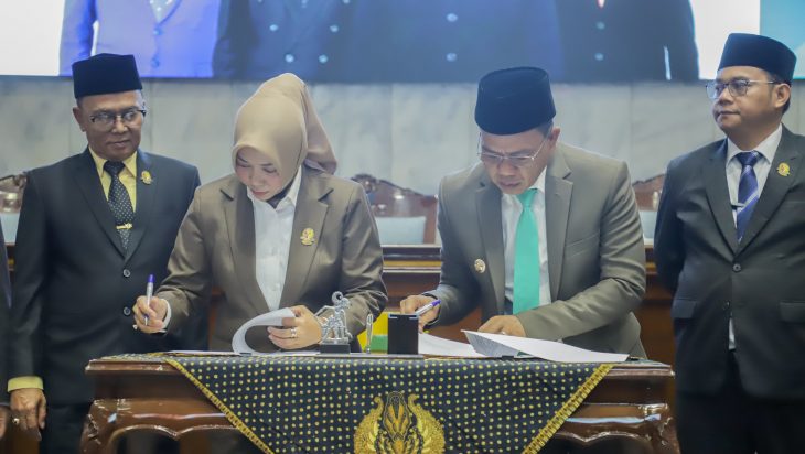2 Raperda Tirtaraharja dan RAPBD Kab. Bandung Tahun 2025 D Setujui DPRD Kab Bandung.
