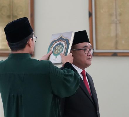 Bupati Bandung Lantik Kadisdik, Ini Pesan Dadang Supriatna