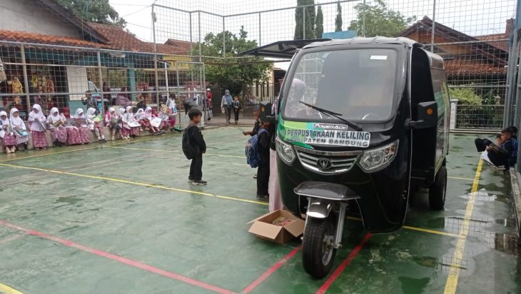 Bupati Bandung Berikan BPJS Ketenagakerjaan dan Honorarium bagi Para Operator Motor Baca di Setiap Kecamatan