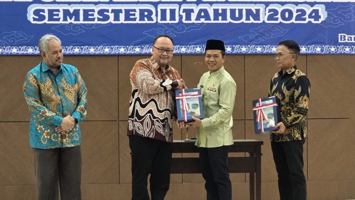BPK Jabar Serahkan LHP Kinerja dan Kepatuhan Pajak Pemkab Bandung