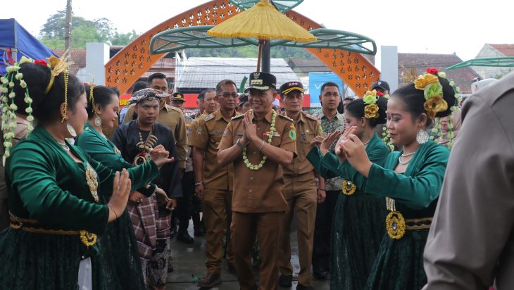 Ruang Terbuka Untuk Berinteraksi Masyarakat dan Ramah Anak, Bupati Bandung Resmikan Alun-alun Ciwidey