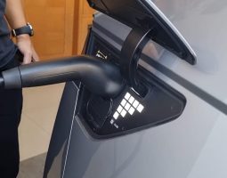 PLN UID Jabar Catat Lonjakan 258% Pelanggan Home Charging di 2024