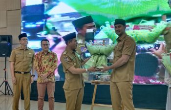 Ikhtiar Bentuk Karakter Pelajar Sunda Bupati Bandung Luncurkan Buku 'Aksara Swara'