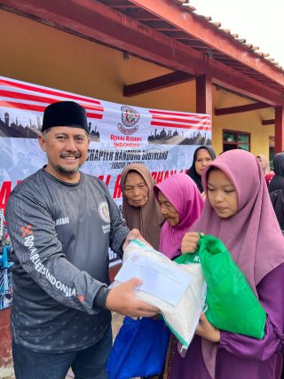 Berkah Ramadhan, RORI Bandung Southland Salurkan Bantuan Kepada Masyarakat di Desa Mandalasari