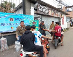Ramadhan Berkah. PWI Kab. Bandung Bagi-bagi Tajil dan Buka Bersama