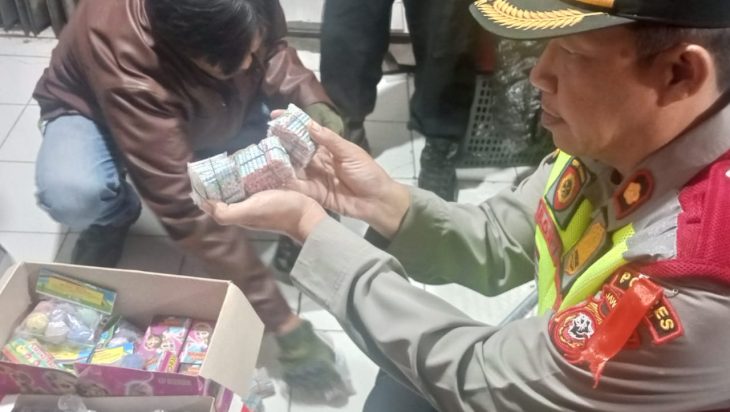 Kapolsek Margaasih Kompol. Bony Yuniar Oprasi Miras dan Petasan Jelang Malam Idul Fitri