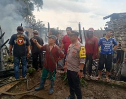 Kebakaran Hanguskan 5 Rumah di Kampung Lamajang, Kerugian Ditaksir Rp500 Juta