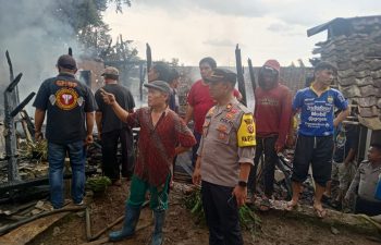 Kebakaran Hanguskan 5 Rumah di Kampung Lamajang, Kerugian Ditaksir Rp500 Juta