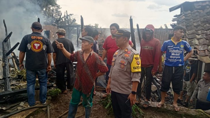 Kebakaran Hanguskan 5 Rumah di Kampung Lamajang, Kerugian Ditaksir Rp500 Juta