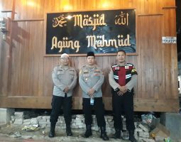 Kesigapan Anggota Polsek Margaasih beserta panitia Haol Akbar Situs Mahmud Sukses