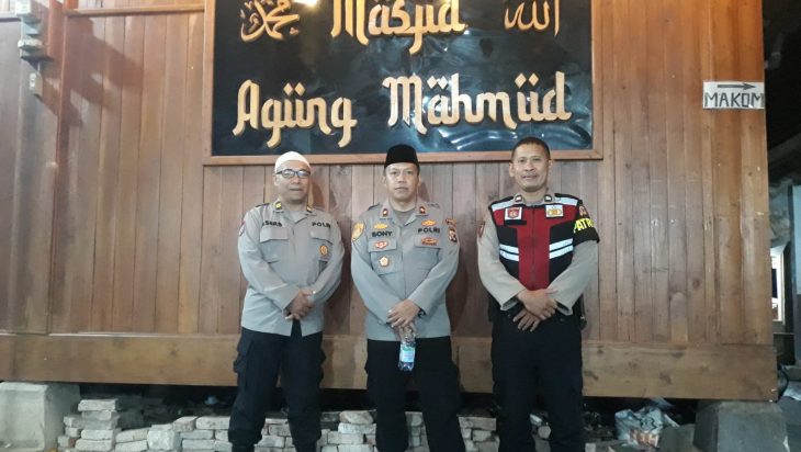 Kesigapan Anggota Polsek Margaasih beserta panitia Haol Akbar Situs Mahmud Sukses