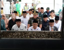 Jelang Hari Jadi ke-384, Bupati/Wakil Bupati Bersama Forkopimda Ziarah ke Makam Para Mantan Bupati Bandung