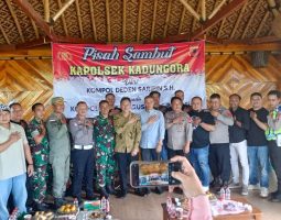 PISAH SAMBUT KAPOLSEK KADUNGORA KOMPOL DEDEN SARIPIN S.H KEPADA KOMPOL ALIT KADARUSMAN S.PD.M.SI