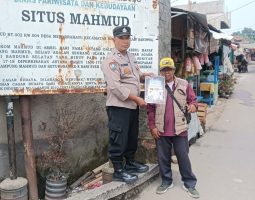 Polsek Margaasih Kompol.Bony Yuniar., AA., S.Ip., MH. Bersama Binmas Sampaikan Himbauan C.3 Melalui Famplet Sebar Ke tiap Desa