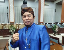 H. Eef Jamaludin Sukmana, SH : Pendidikan Sangat Penting Untuk Membangun SDM Yang Berkualitas.