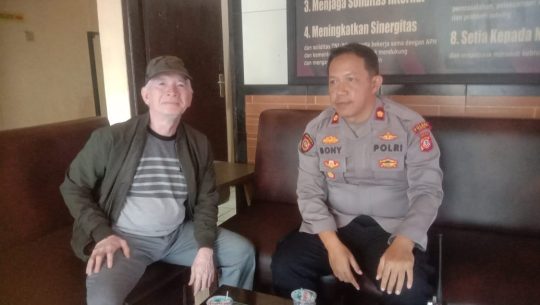Kompol Bony Yuniar., AA., S.Ip.MH. terima Kunjungan Ketua UPZ Kecamatan Margaasih H.Suryana Manaf Di Mako Polsek Margaasih