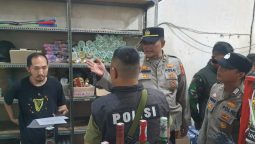 Jajaran Polsek, Danramil serta Kasi Trantib Lakukan Oprasi Gabungan Miras Di Wilkum Margaasih