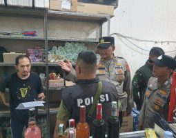 Jajaran Polsek, Danramil serta Kasi Trantib Lakukan Oprasi Gabungan Miras Di Wilkum Margaasih