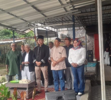 Temu Kangen IKAPAS SMEA Pasundan Banjaran dalam Silaturahmi dan Halal bi Halal di Saung Abah Kiangroke Banjaran Hadirkan Ustad Ruslan Abdul Ghani, S.Pd., M.Pd