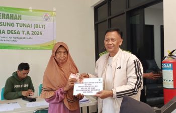 Pemdes Gajahmekar Berikan BLT DD Sebanyak 45 KPM
