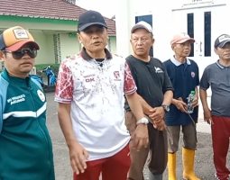 Haji Odang Kusnadi dan Filosofi "Jum'Sih": Kebersihan, Iman, dan Gotong Royong di Desa Margamukti yang Sauyunan