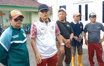 Haji Odang Kusnadi dan Filosofi "Jum'Sih": Kebersihan, Iman, dan Gotong Royong di Desa Margamukti yang Sauyunan