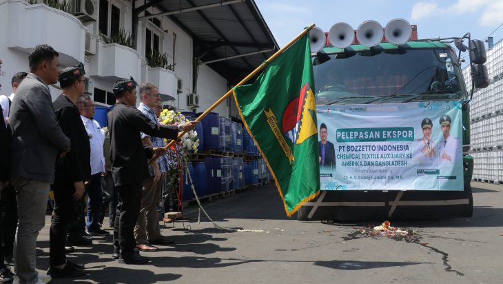 Bupati Bandung Lepas Ekspor Produk Kimia Tekstil PT. Bozzetto Indonesia Tujuan Amerika dan Bangladesh 