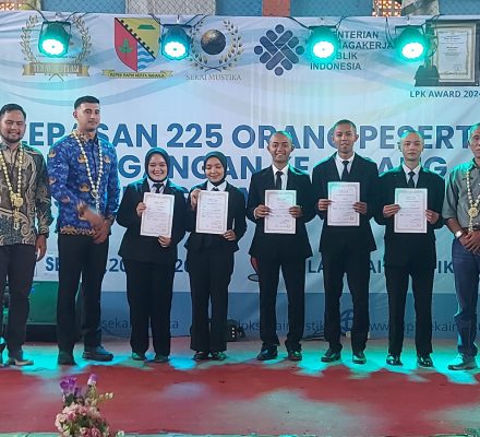 Wabup Bandung Lepas 225 Peserta Pelatihan Magang ke Jepang, Ali Syakieb: Komitmen Tingkatkan Taraf Ekonomi Masyarakat