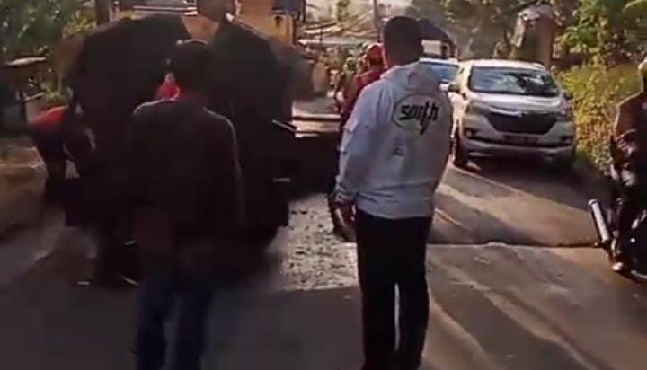 Hotmix Jalan Banjaran-Pangalengan: Warga Pangalengan Apresiasi Perbaikan Infrastruktur!