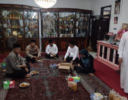 Kapolsek Margaasih Kompol Bony Yuniar.,AA.,S.Ip.MH. Respon Warga Dalam Jum'at Curhat Di PP Darul Ma'arif