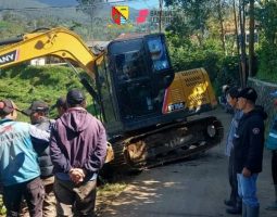 Pemerintah kecamatan Pangalengan Tutup TPS Liar di Desa Sukaluyu. Komitmen Jaga Kebersihan Lingkungan