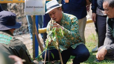 Hari Lingkungan Hidup Sedunia 2025: Pemkab Bandung Ajak Masyarakat Saatnya Jadi Pahlawan Bagi Lingkungan.