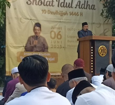 Bumi Asri Mekar Rahayu menyembelih Hewan Qurban sebanyak 33 ekor Sapi dan 33 ekor Domba.