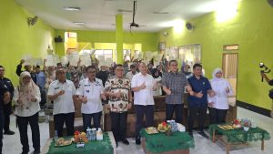 Warga Desa Cimekar Terima 206 Bidang Sertifikat Tanah Gratis. Iim Rohimat : Akan Terus Bertambah Sesuai Jumlah Target Permohonan PTSL 2025.