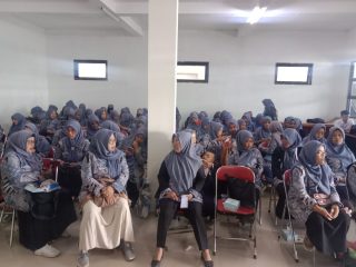 Desa Sukaluyu Deklarasikan Perang terhadap Stunting: Inisiatif Sekdes Asep Taryana Berbuah Pelatihan Komprehensif