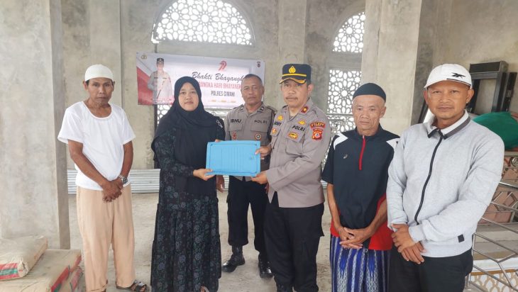 Bakti Religi Kapolsek Margaasih Kompol Bony Yuniar AA., S.IP., MH. Berikan Bantuan Pembangunan Mesjid Jami Al-Ma'Ruf Walbarrokah.