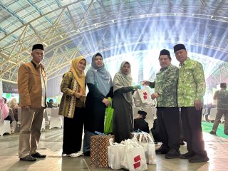 Dinas PUTR Beri Oleh-oleh Kopi dan Rujak Ciherang kepada Kafilah Kabupaten Subang