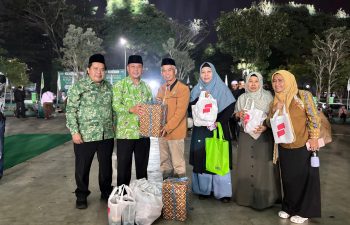 Dinas PUTR Beri Oleh-oleh Kopi dan Rujak Ciherang kepada Kafilah Kabupaten Subang