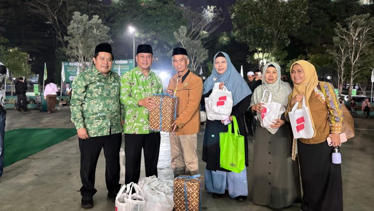 Dinas PUTR Beri Oleh-oleh Kopi dan Rujak Ciherang kepada Kafilah Kabupaten Subang