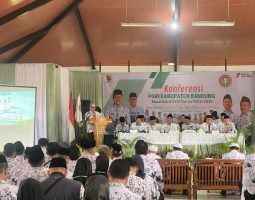 Buka Konferensi PGRI Kabupaten Bandung Bupati Dadang Supriatna: PGRI Harus Kuat
