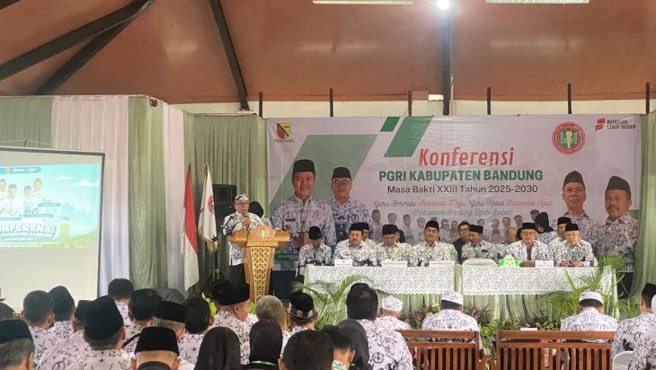 Buka Konferensi PGRI Kabupaten Bandung Bupati Dadang Supriatna: PGRI Harus Kuat