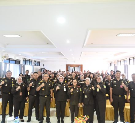 KUNJUNGAN KERJA KAJATI JABAR, KE KEJARI DEPOK, KEJARI KABUPATEN BOGOR DAN KEJARI KOTA BOGOR