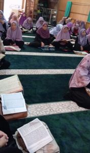 Bumi Asri Mekar Rahayu Menggelar Tradisi Pawai Obor