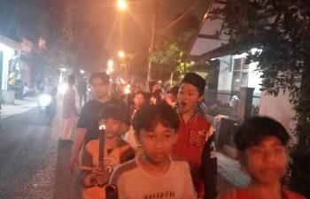 Bumi Asri Mekar Rahayu Menggelar Tradisi Pawai Obor