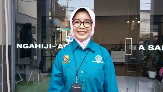 Ketua Rechecking Pokja III Ina Kania Dewi Apresiasi TP PKK Desa Sukamenak Masuk 6 Besar