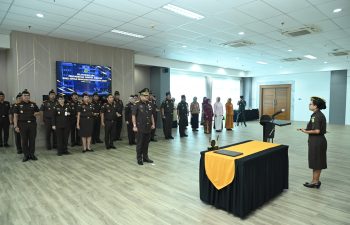 Kajati Katarina Endang Sarwestri, S.H.,MH melakukan Pengambilan sumpah jabatan dan pelantikan Wakil Kepala Kejaksaan Tinggi Jawa Barat