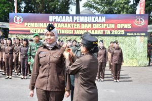 KEJATI JABAR LAKSANAKAN UPACARA PEMBUKAAN PEMBINAAN KARAKTER DAN DISIPLIN CPNS TA 2025