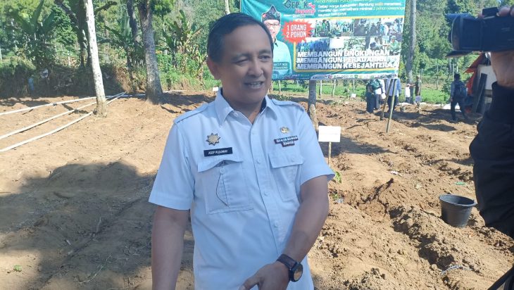Pemkab Bandung Wajibkan ASN Tanam Pohon Lewat Program "Gepak Sayang" di Hulu Citarum