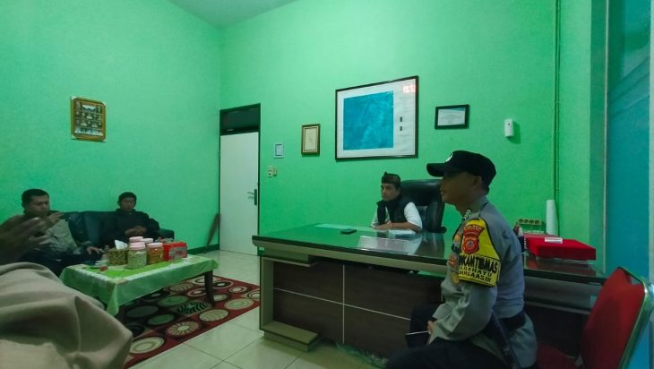 BHABINKAMTIBMAS DESA RAHAYU POLSEK MARGAASIH TERIMA LAPORAN KDRT WARGANYA